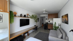Studio moderno, aconchegante e bem localizado